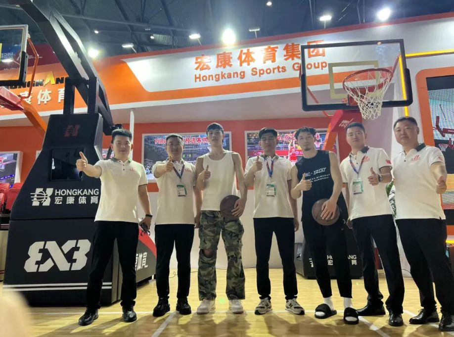 飞跃篮筐，梦想启航——宏康体育携手扣篮巨星，点燃激情，圆满闪耀体博会！